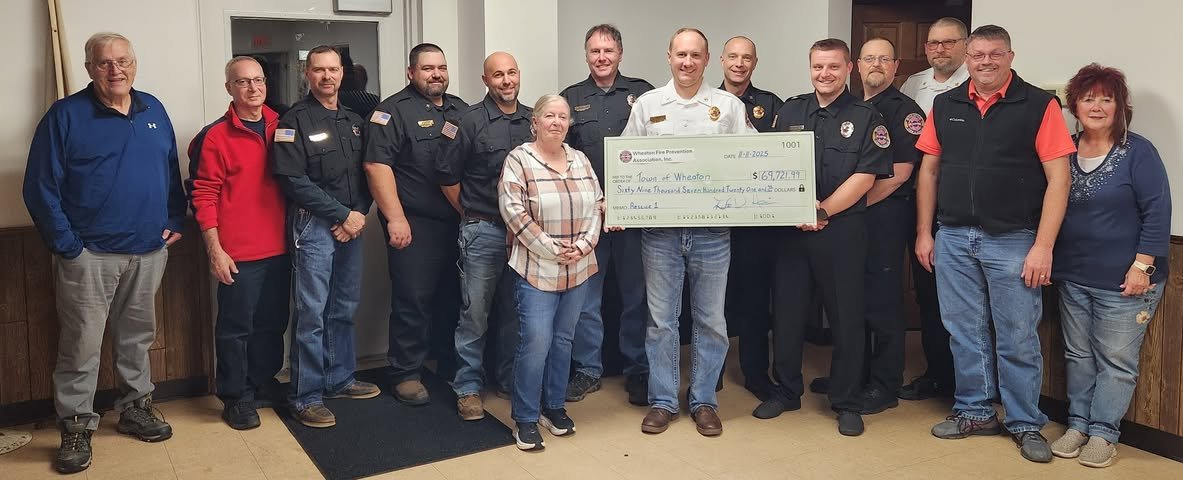 Check presentation to Town of Wheaton for Rescue 1